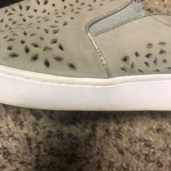 Vionic shoes - Picture 2 of 4